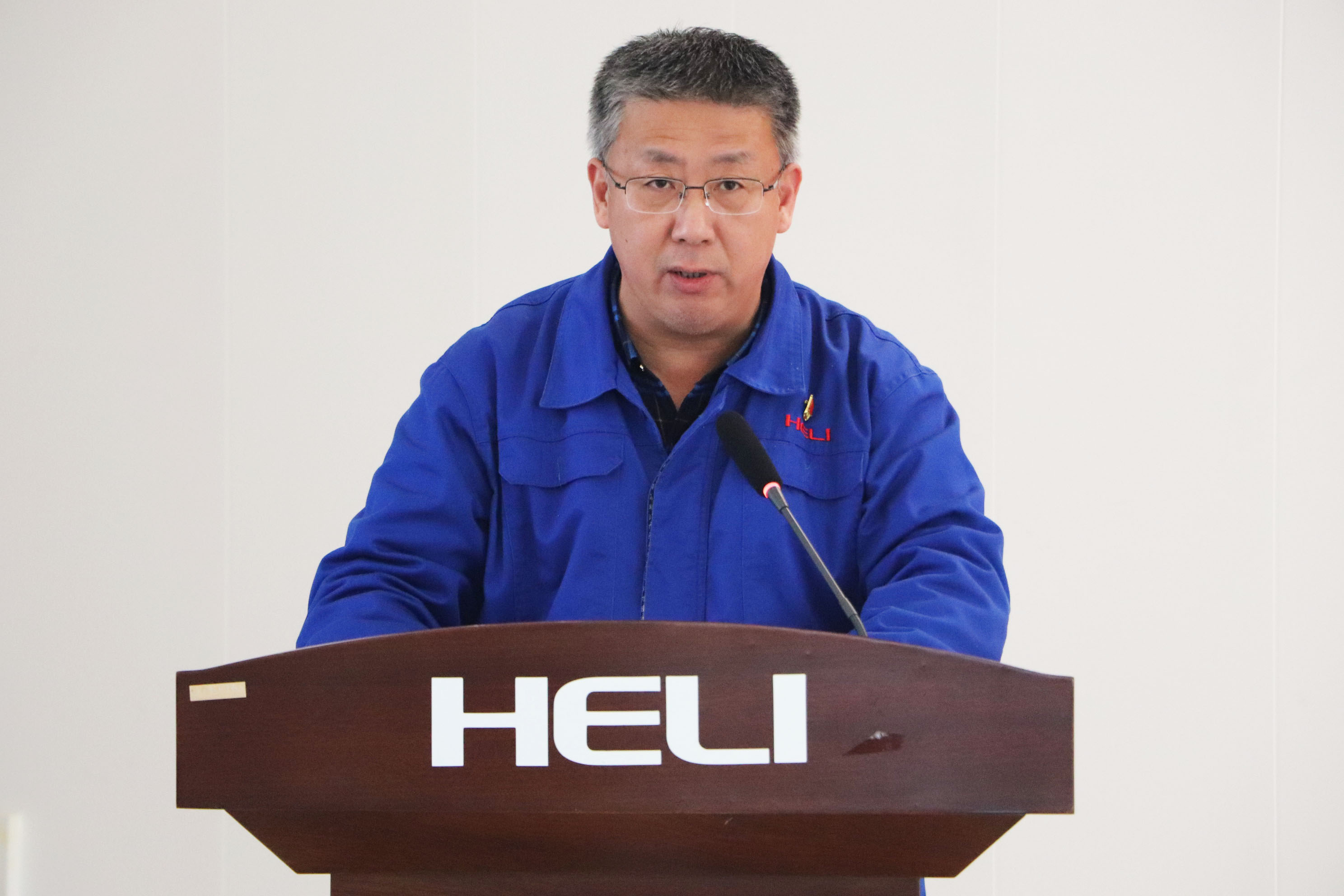 盘锦j9九游会官方网站党委书记、董事长、总经理孙鸿钧作动员讲话02.JPG